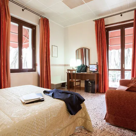 Hotel Fattoria Stocchi 4*
